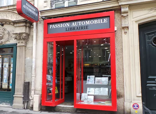 Devanture de la librairie Passion Automobile